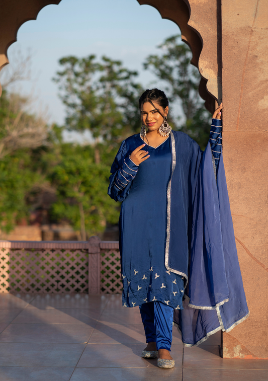 Huma – Afgani Sleeve Hand-Embroidered Kurta Set